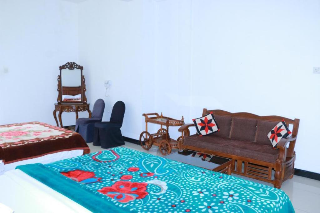 Wathsala Inn Nallathanniya Extérieur photo
