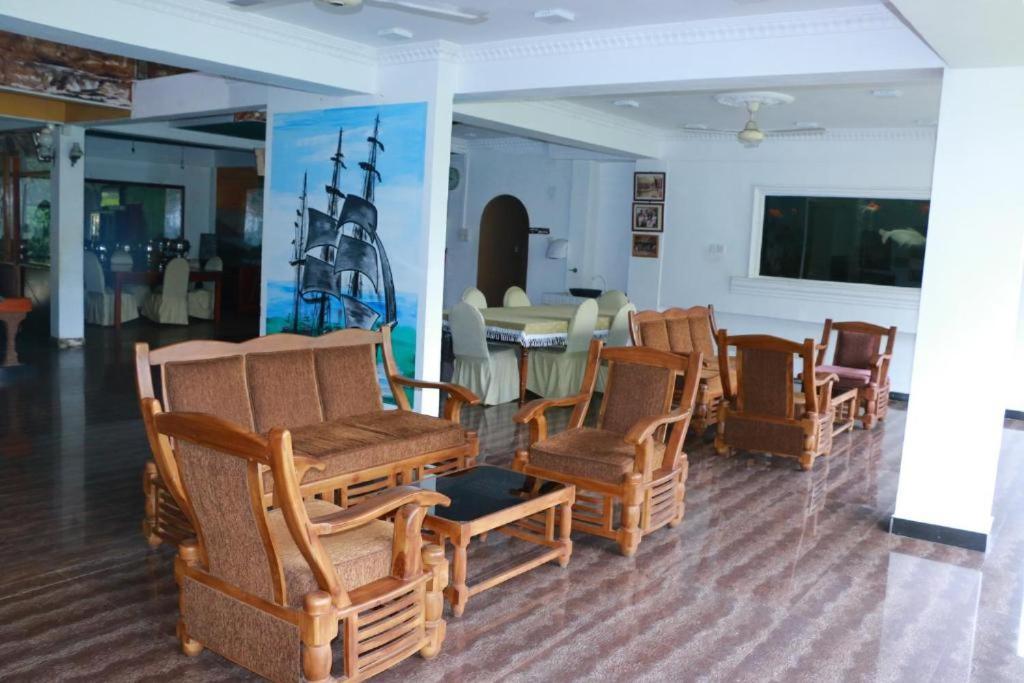 Wathsala Inn Nallathanniya Extérieur photo